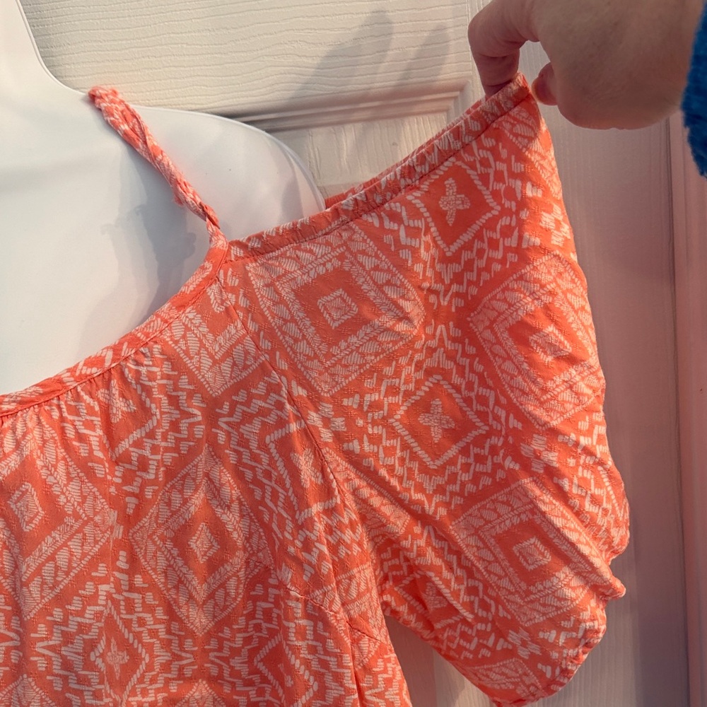 Torrid’s Women's Coral Patterned Top - Picture 3 of 4
